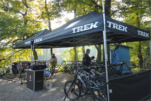 Wien Kahlenberg - 8. Oktober <br />Mountainbiker.at Testival<br>Um 8.30 Uhr steht die 2011er Testflotte von TREK bereit<br />